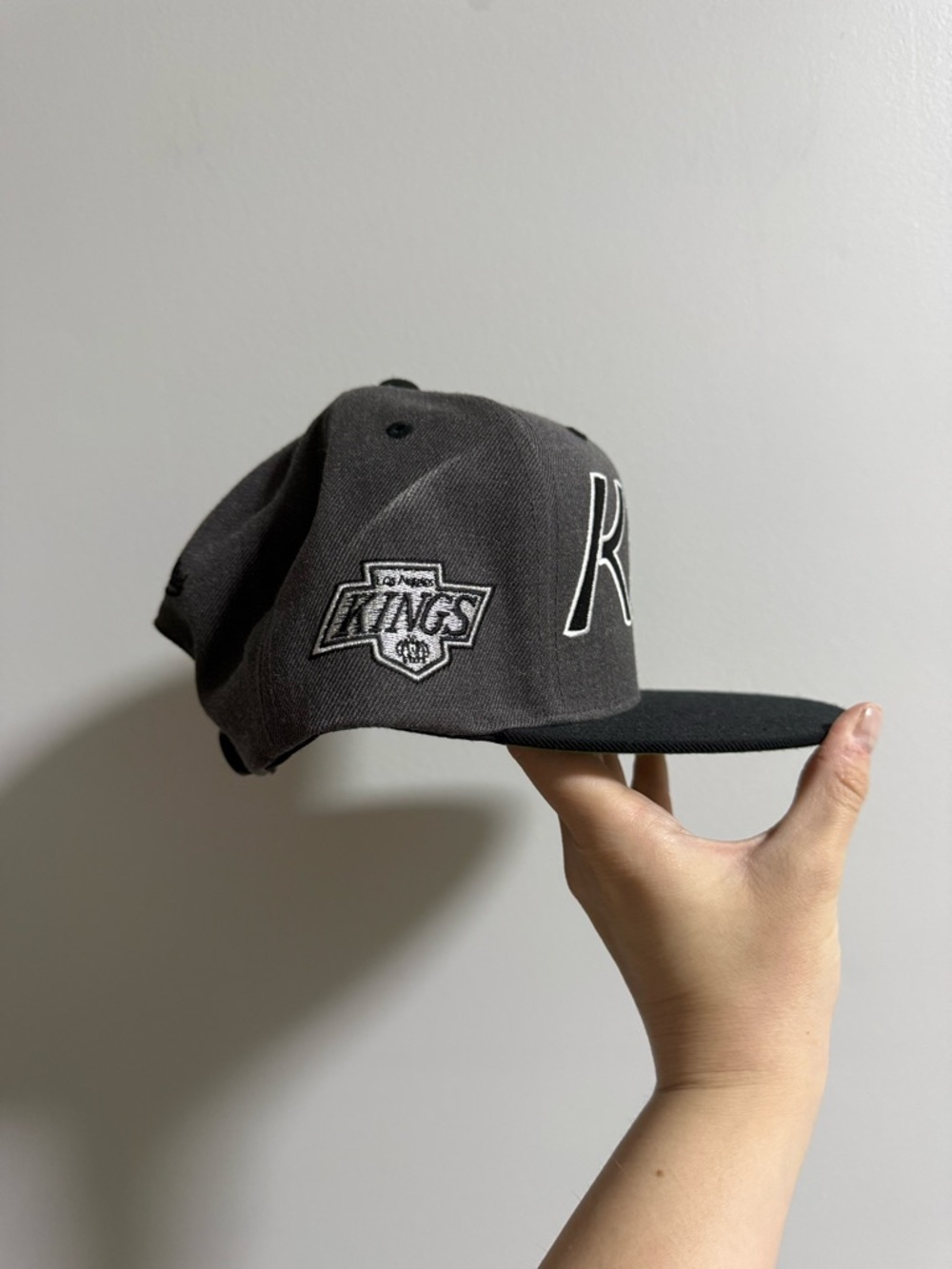 Mitchell & Ness LA Kings Snapback Hat - Picture 4 of 11